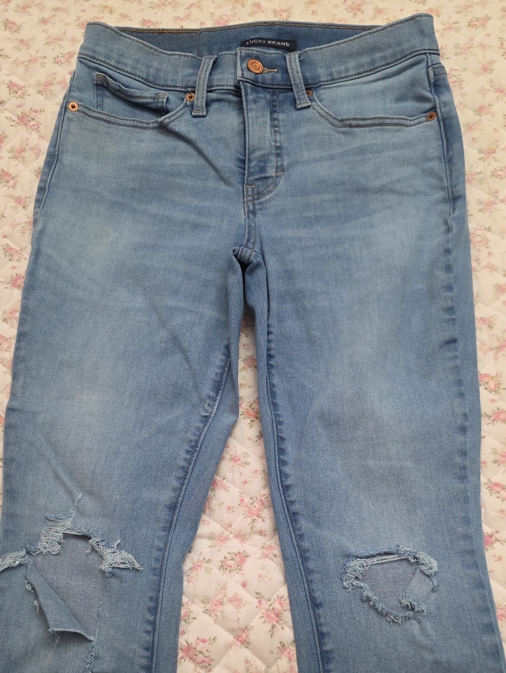Lucky Brand Light Blue Skinny Jeans with Knee Rips